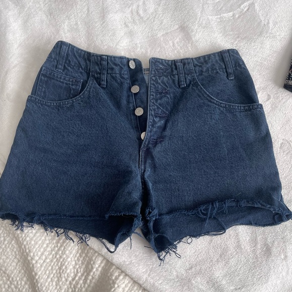 Guess Blue Denim Shorts - Picture 1 of 3